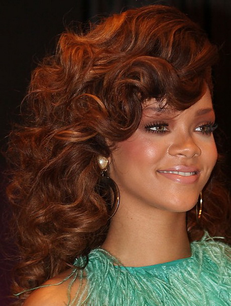 Rihanna curly hairstyles rihanna-curly-hairstyles-02-10