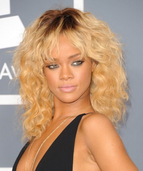 Rihanna curly hairstyles rihanna-curly-hairstyles-02-17
