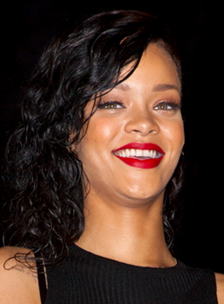 Rihanna medium hairstyles rihanna-medium-hairstyles-79-5
