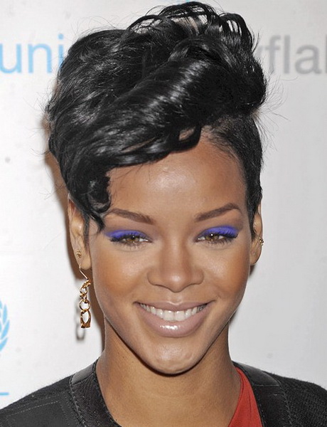Rihanna short curly hairstyles