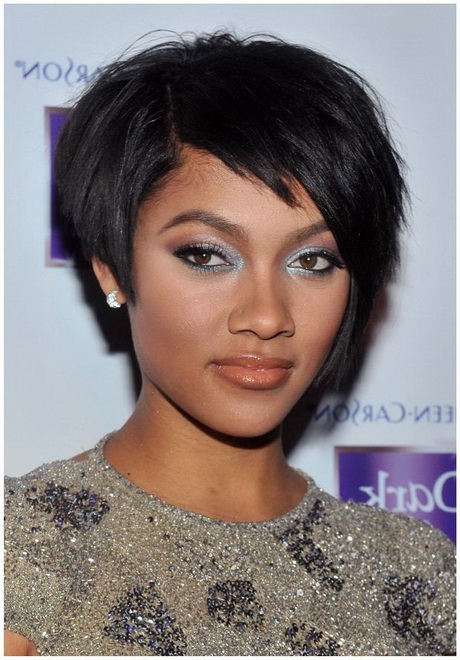 Short black hairstyles for round faces short-black-hairstyles-for-round-faces-14-7