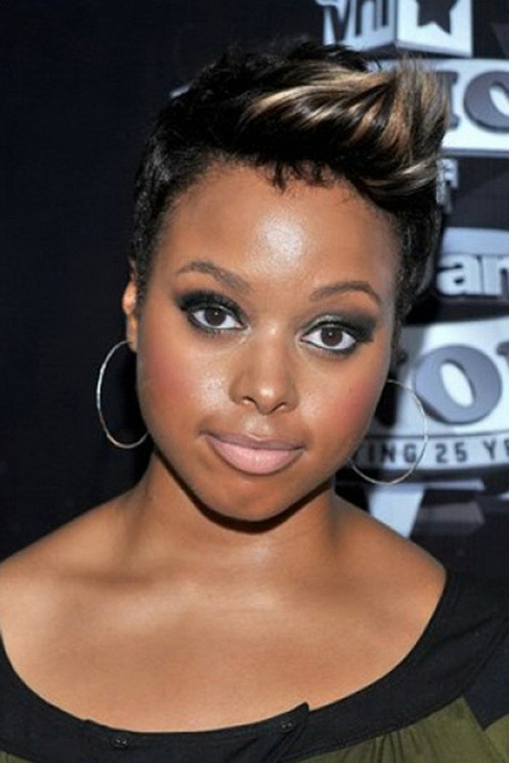 Short black hairstyles for round faces
