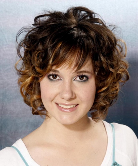 Short curly haircuts for women short-curly-haircuts-for-women-04-10