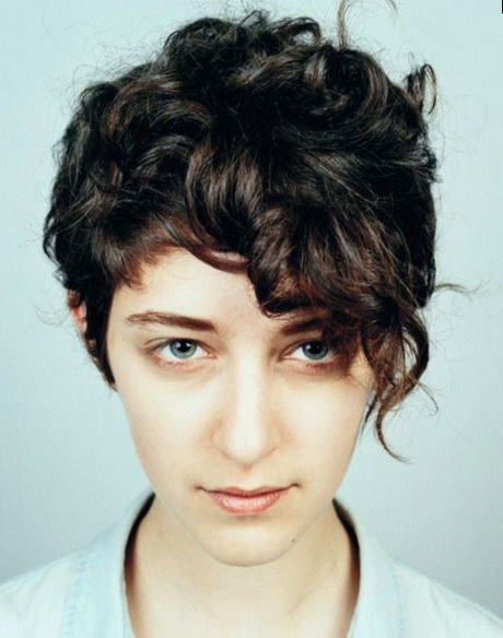 Short curly haircuts for women short-curly-haircuts-for-women-04-11
