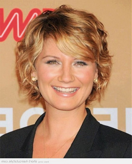 Short curly hairstyles for round faces short-curly-hairstyles-for-round-faces-56-12