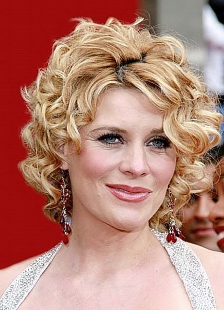 Short curly prom hairstyles short-curly-prom-hairstyles-10-18