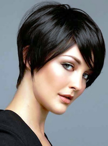 Short dark hairstyles for women