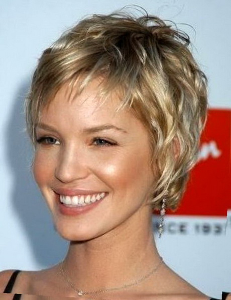 Short feathered hairstyles short-feathered-hairstyles-65-8