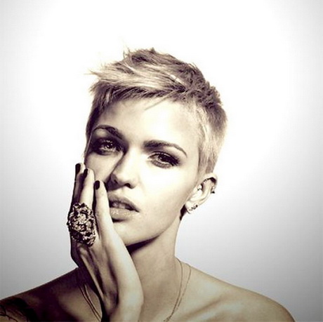 Short funky hairstyles for women short-funky-hairstyles-for-women-31-3