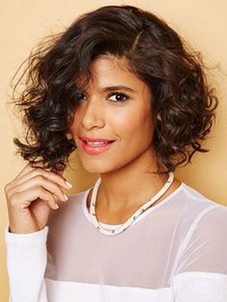 Short haircuts for curly frizzy hair short-haircuts-for-curly-frizzy-hair-57-5