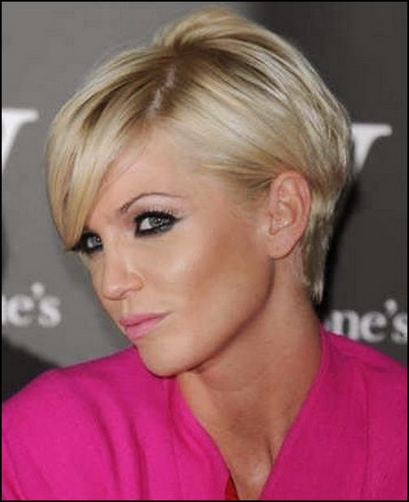 Short haircuts for women in their 20s