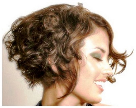 Short haircuts for women with wavy hair short-haircuts-for-women-with-wavy-hair-33-4
