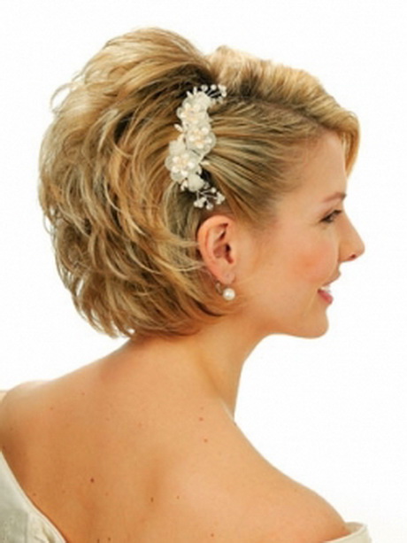 Short hairstyles for bridesmaids short-hairstyles-for-bridesmaids-40-15