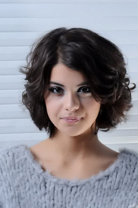Short hairstyles for curly hair round face short-hairstyles-for-curly-hair-round-face-94_13
