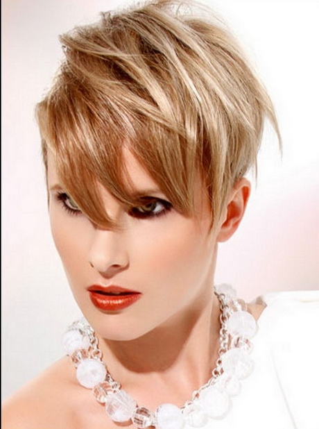 Short hairstyles for long faces women short-hairstyles-for-long-faces-women-02-14