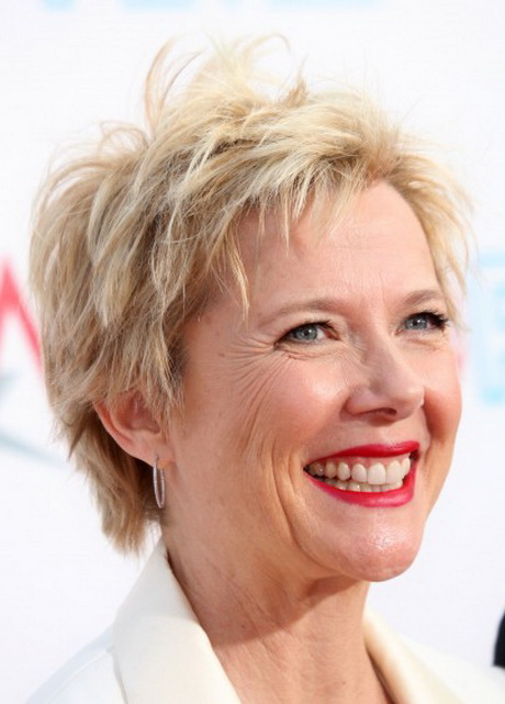 Short hairstyles for mature women over 60 short-hairstyles-for-mature-women-over-60-02_10
