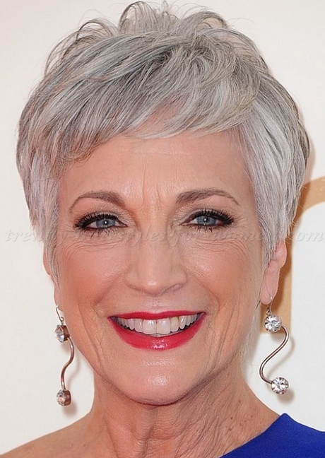 Short hairstyles for mature women over 60 short-hairstyles-for-mature-women-over-60-02_4