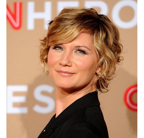 Short hairstyles for middle aged women short-hairstyles-for-middle-aged-women-46-8