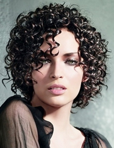 Short hairstyles for naturally curly hair short-hairstyles-for-naturally-curly-hair-82-18