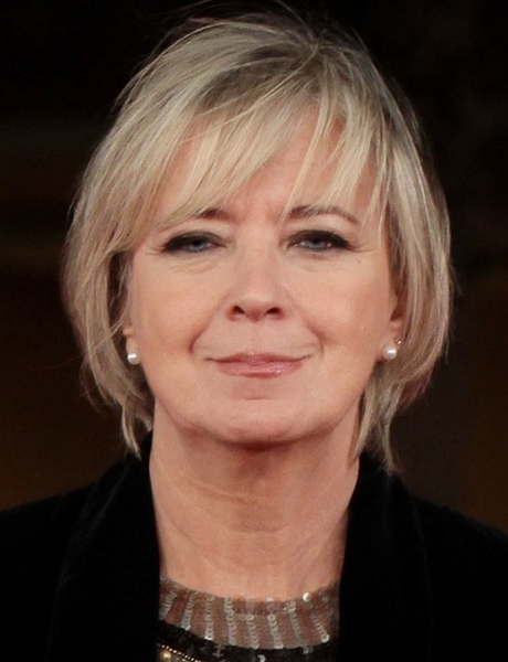 Short hairstyles for the older woman