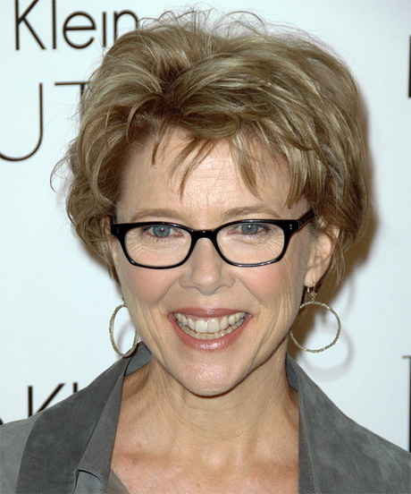 Short hairstyles for women over 50 with glasses short-hairstyles-for-women-over-50-with-glasses-50-3