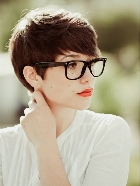 Short hairstyles for women with glasses short-hairstyles-for-women-with-glasses-73-13