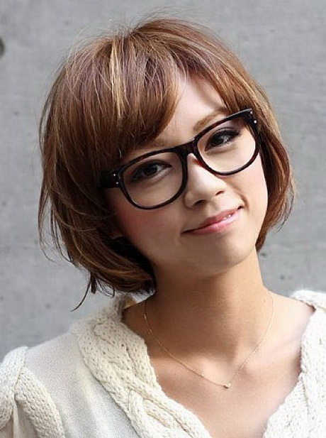 Short hairstyles for women with glasses short-hairstyles-for-women-with-glasses-73-2