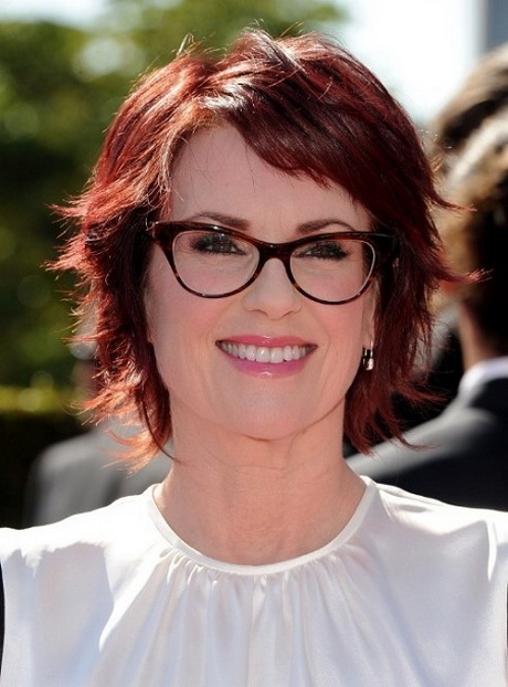 Short hairstyles for women with glasses short-hairstyles-for-women-with-glasses-73-3