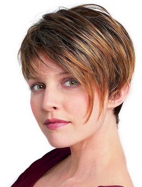 Short hairstyles for women with straight hair
