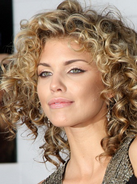Short naturally curly hairstyles short-naturally-curly-hairstyles-52-12