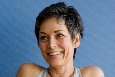 Short pixie hairstyles for women over 50 short-pixie-hairstyles-for-women-over-50-45_15