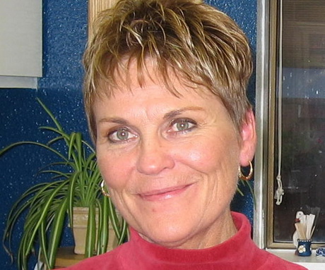 Short pixie hairstyles for women over 50 short-pixie-hairstyles-for-women-over-50-45_2