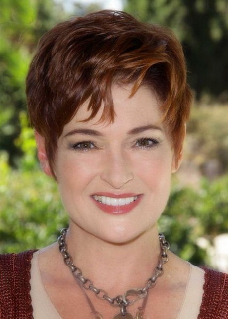 Short shaggy hairstyles for women over 50 short-shaggy-hairstyles-for-women-over-50-69-14