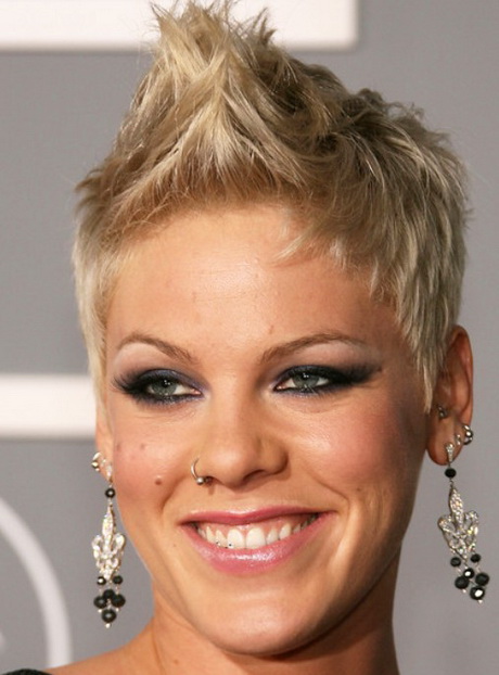Short spikey hairstyles for women over 40 short-spikey-hairstyles-for-women-over-40-66_10