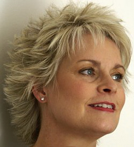 Short spikey hairstyles for women over 40 short-spikey-hairstyles-for-women-over-40-66_13