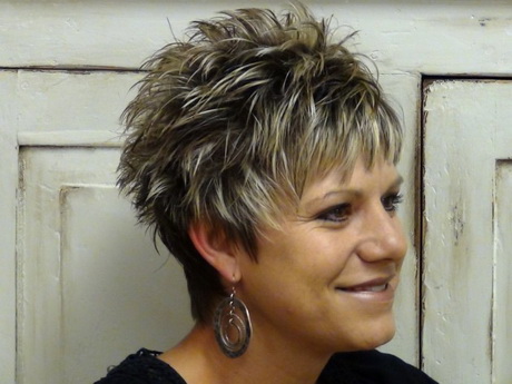 Short spikey hairstyles for women over 40 short-spikey-hairstyles-for-women-over-40-66_6