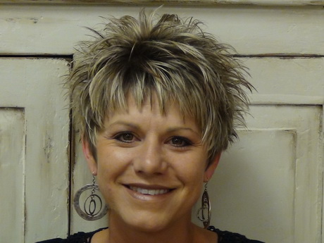 Short spikey hairstyles for women over 50 short-spikey-hairstyles-for-women-over-50-14_15