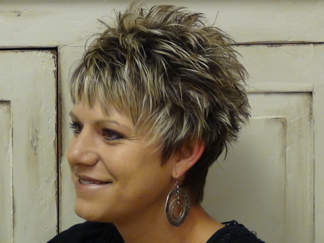 Short spikey hairstyles for women over 50 short-spikey-hairstyles-for-women-over-50-14_18