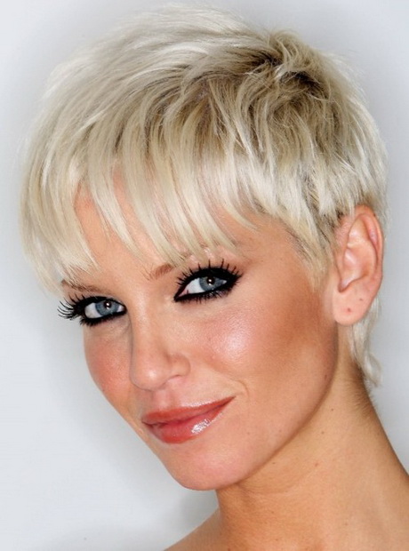 Short styles for thin hair