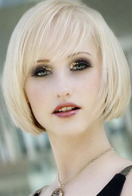 Straight short hairstyles for women