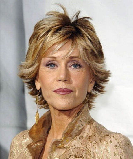 Stylish short haircuts for women over 50