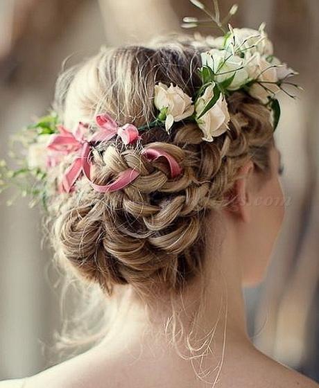 Bridal hair with flowers