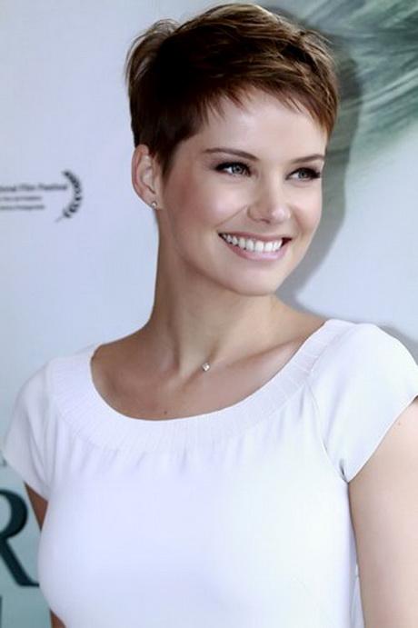 Celebrities with pixie haircuts celebrities-with-pixie-haircuts-10_20