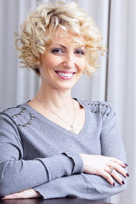 Curly short hairstyles for women curly-short-hairstyles-for-women-04_18