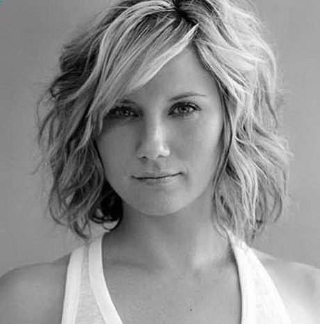 Cute short curly hairstyles 2015