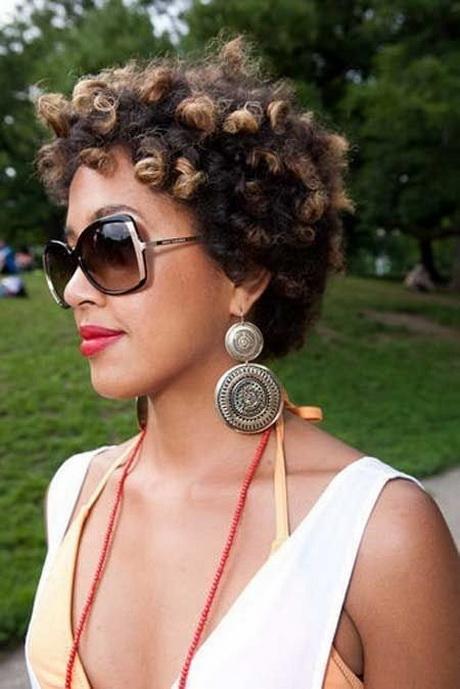 Natural hairstyles for short curly hair
