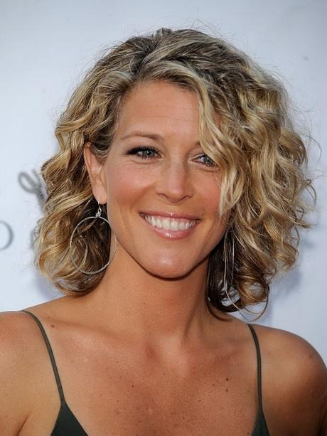 Popular short curly hairstyles popular-short-curly-hairstyles-43_19