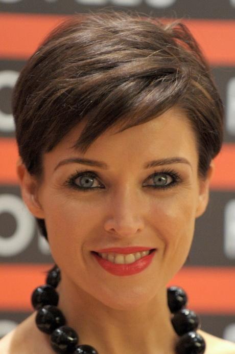 Short hair styles for the older woman short-hair-styles-for-the-older-woman-56_16