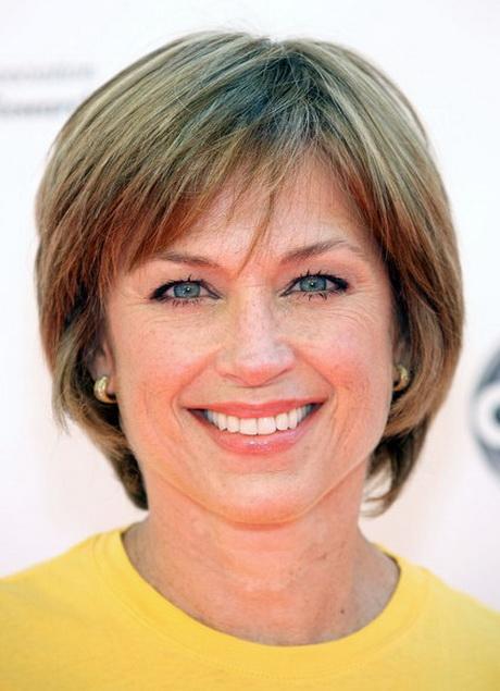 Short hair styles for women over 50 with glasses short-hair-styles-for-women-over-50-with-glasses-44_4