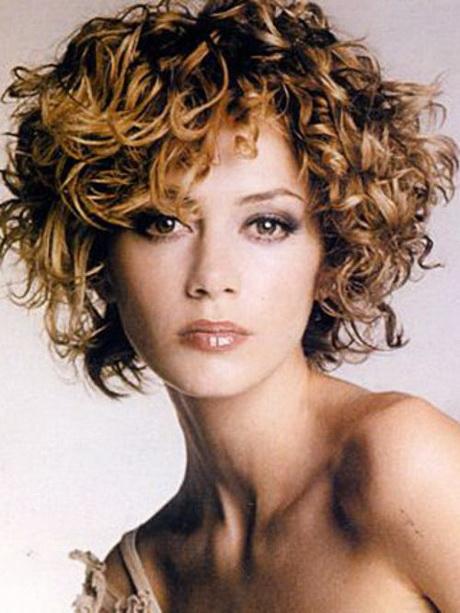 Short hairstyle for curly hair women short-hairstyle-for-curly-hair-women-26_5